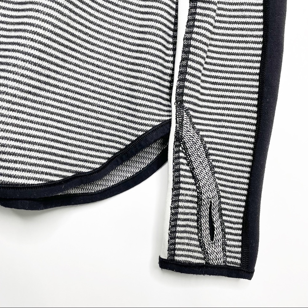 Lululemon Runder Under Reversible Tee - Picture 8 of 13